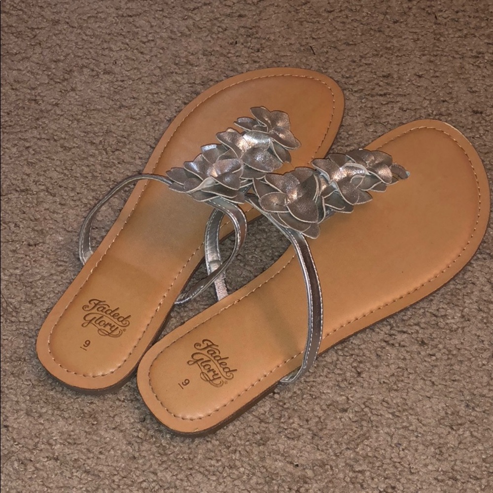 Silver strap sandals - Picture 3 of 4
